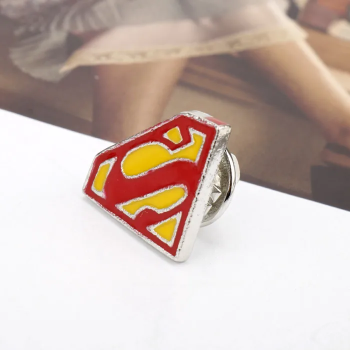 red yellow Лига Справедливости, брошь DC, Бэтмен, Супермен, чудо-женщина, вспышка, Аквамен, эмаль, на лацкане, броши для женщин, мужчин, подарок - Окраска металла: red yellow