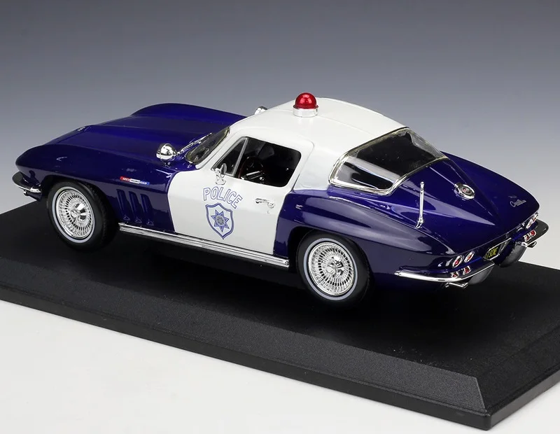 Литая модель автомобиля Maisto Chevrolet Corvette 1:18 | Игрушки и хобби