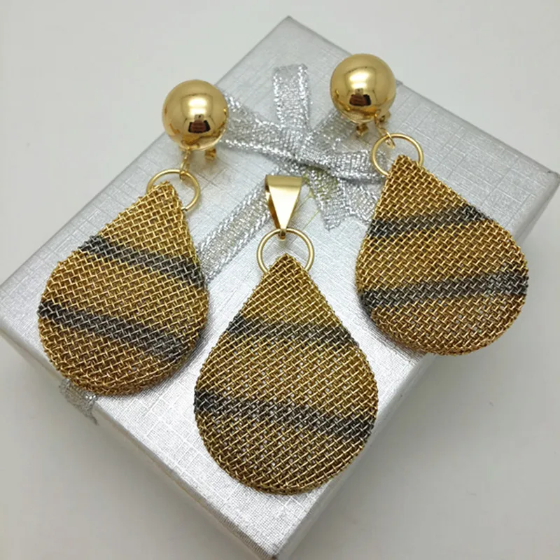 Комплект ювелирных изделий большие серьги-кольца ожерелье с подвеской женские