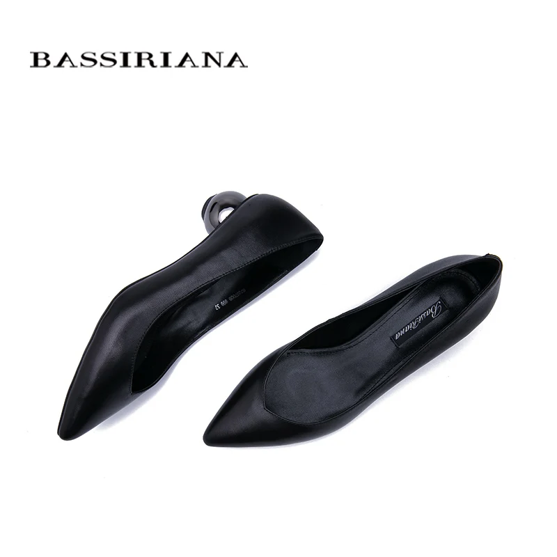 BASSIRIANA/Новые Элегантные весенние женские туфли из натуральной кожи с закрытым острым носком уникальные туфли на высоком каблуке