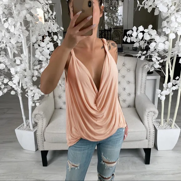 Женская футболка с глубоким v-образным вырезом облегающая Однотонная открытыми