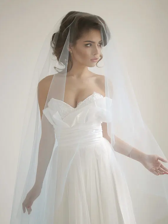 Недорогая простая детская фата из голубого тюля Длинная с кромкой для собора и