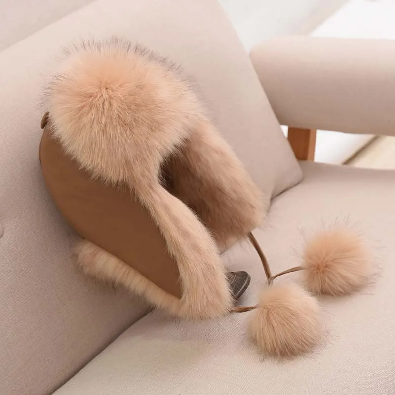 khaki bomber hats Шикарные розовые шапки-бомберы с помпоном из искусственного лисьего меха для девочек и женщин, Зимняя Толстая теплая Русская Шапка-ушанка, Ветровка из искусственной кожи, шапка с помпоном Femme - Цвет: khaki bomber hats