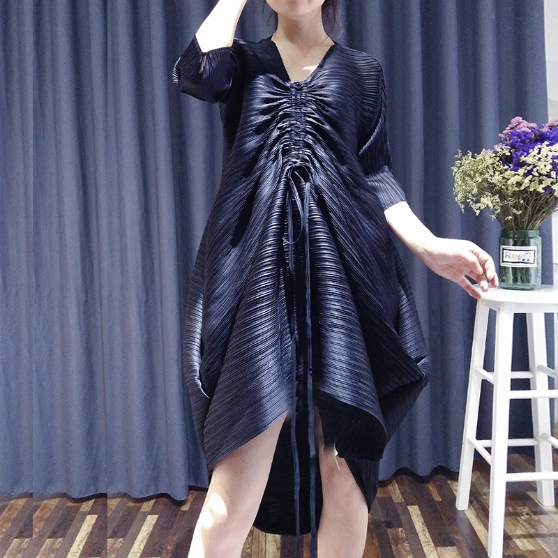 Miyake модное однотонное Плиссированное свободное женское платье с О-образным вырезом три четверти на завязках