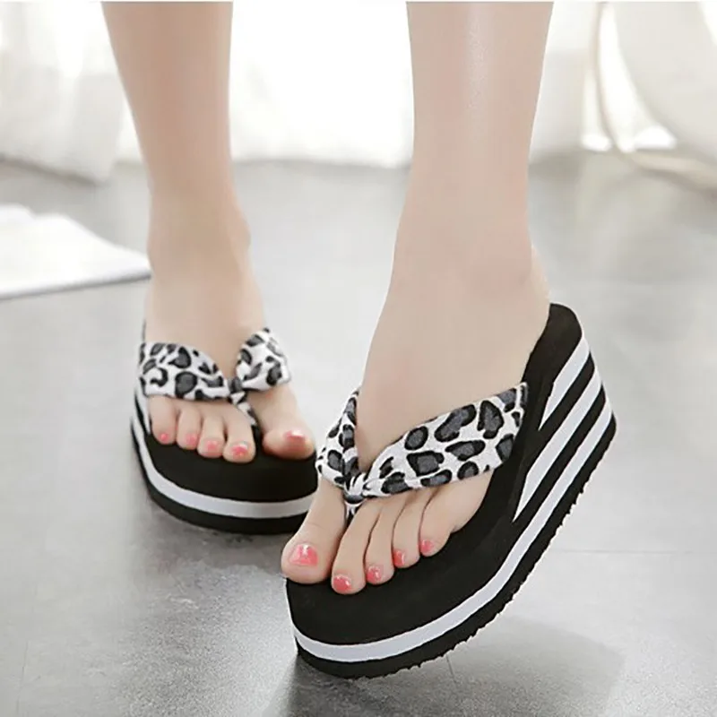 VOGELLIA/Босоножки на платформе; женская обувь на высоком каблуке; Chanclas Chinelo; летние модные полосатые шлепанцы; Вьетнамки; Цвет Черный; Pantufa