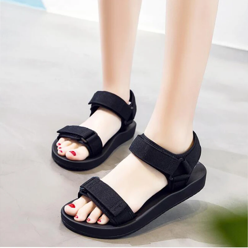 Сандалии женские на липучке пляжная обувь плоская подошва модные босоножки