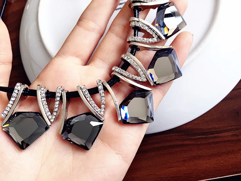 FGHGF синий кристалл Для женщин короткой цепи себе Цепочки и ожерелья Чокеры Новый