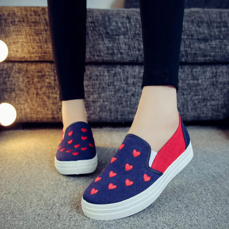 Женские туфли на плоской подошве с сердечками|Обувь без каблука| |