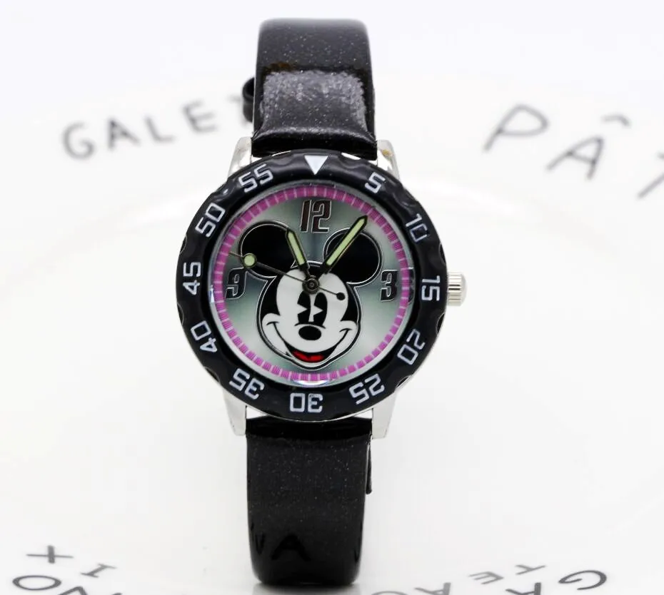 Новинка 2019 модные наручные часы с изображением Микки Мауса Для детей цифровые