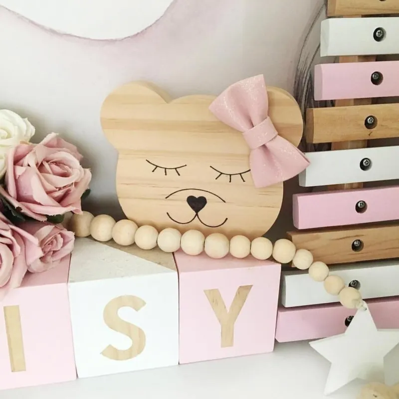 Деревянные украшения в скандинавском стиле с изображением животных