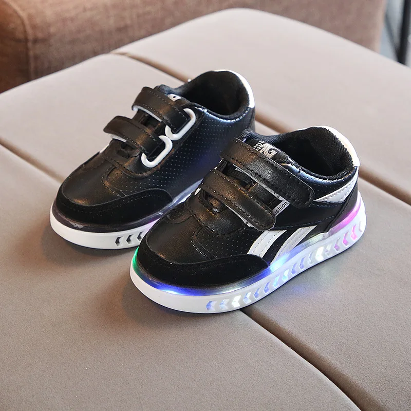 2018 Fashion Children Shoes With Flash Light Boys Autumn Winter Breathable Girls Cartoon Sneakers Kids Led Sport Shoe | Детская одежда