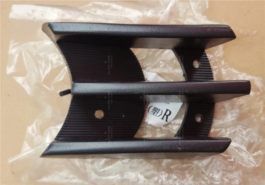 

for Montero sport fog lamp base for Mitsubishi pajero sport front Plastic fog lamp bracket 2000-2005