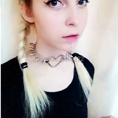 Красивое популярное крутое ожерелье с шипами чокер большим сердцем прозрачное