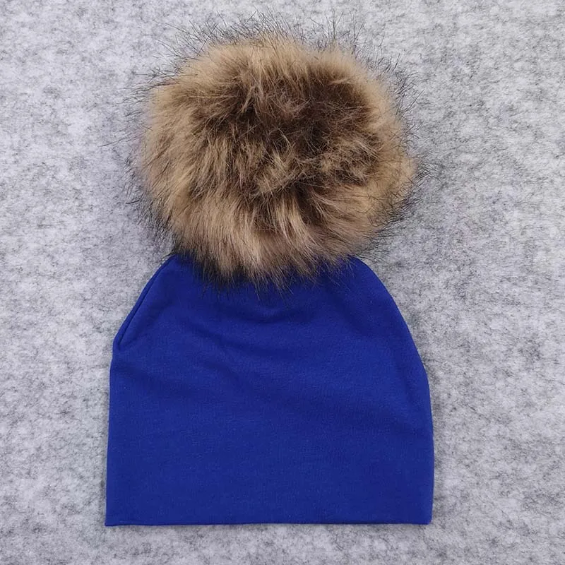 Синий New Spring Newborn Baby Boys Girls Cotton Beanies Hats With Big Faux Fur Pompom Solid Cute Girls Hats Cap Hair Accessories - Цвет: Синий