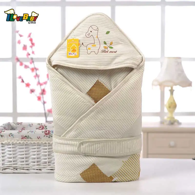 Ребенок держит чистый цветной хлопок осенью и зимой детские одеяла утолщение