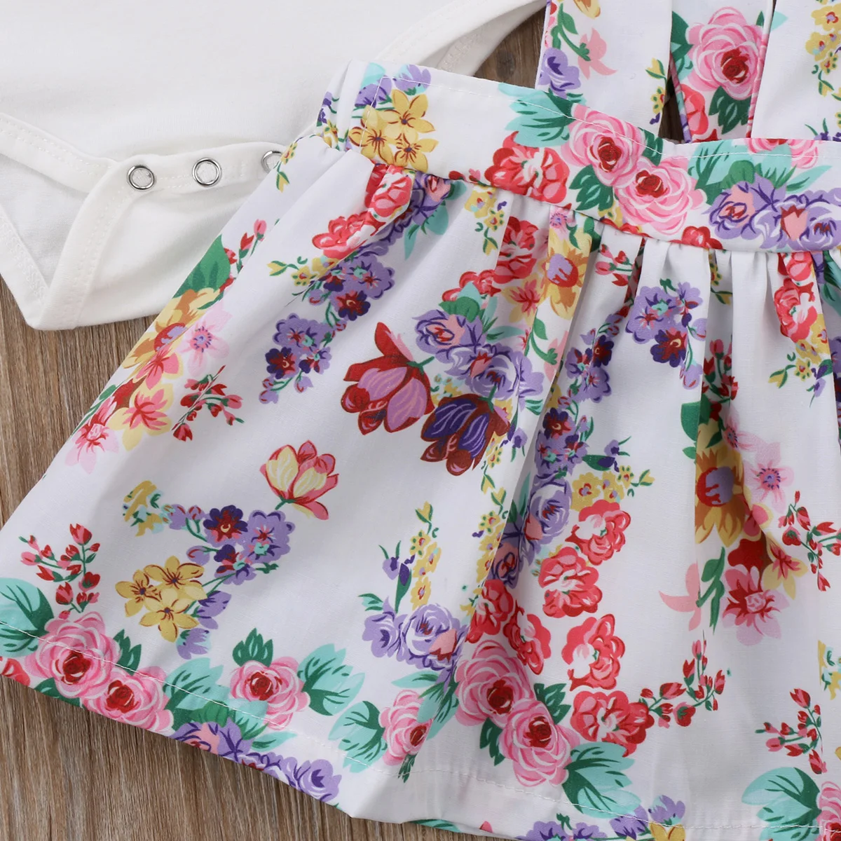 Новые кружевные костюмы с оборками для маленьких девочек от 0 до 24 месяцев топы