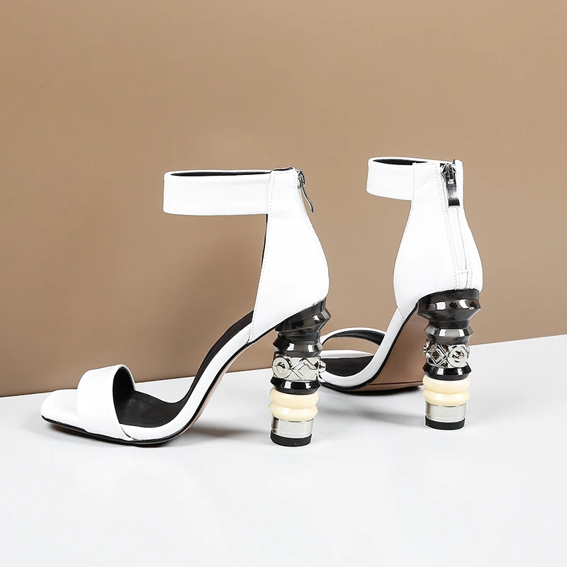 Buono Scarpe/босоножки из натуральной кожи на высоком каблуке; обувь на необычном металлическом каблуке; женские босоножки для выпускного вечера; Летние босоножки белого и черного цвета