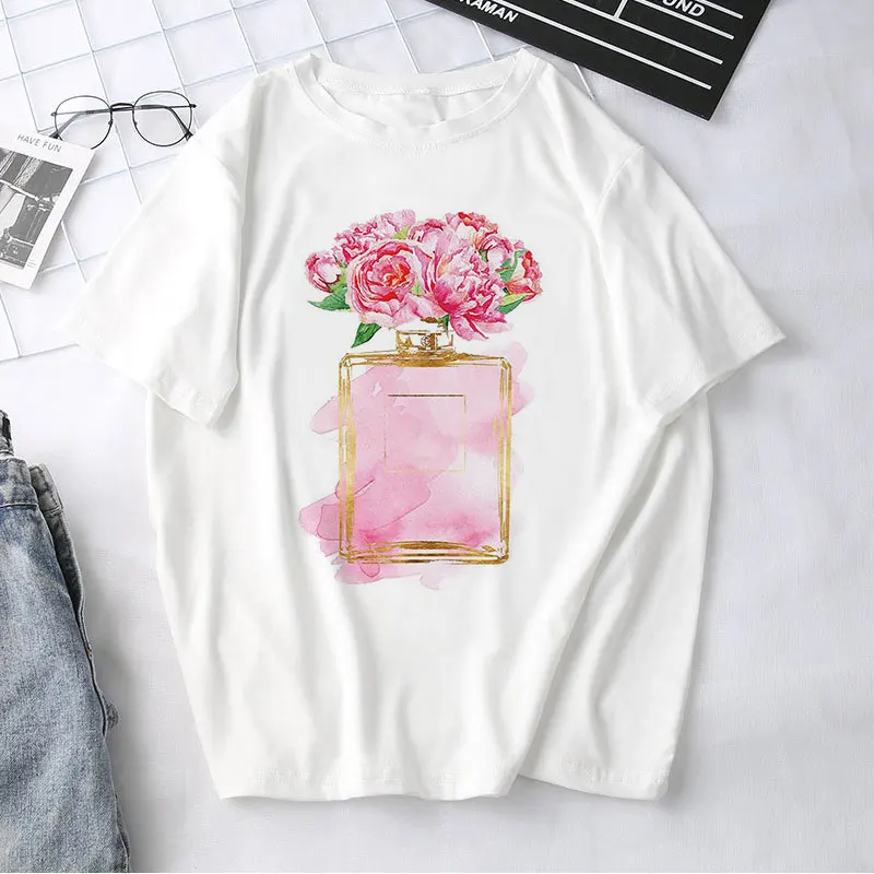 Футболка женская летняя с цветочным принтом круглым вырезом и коротким