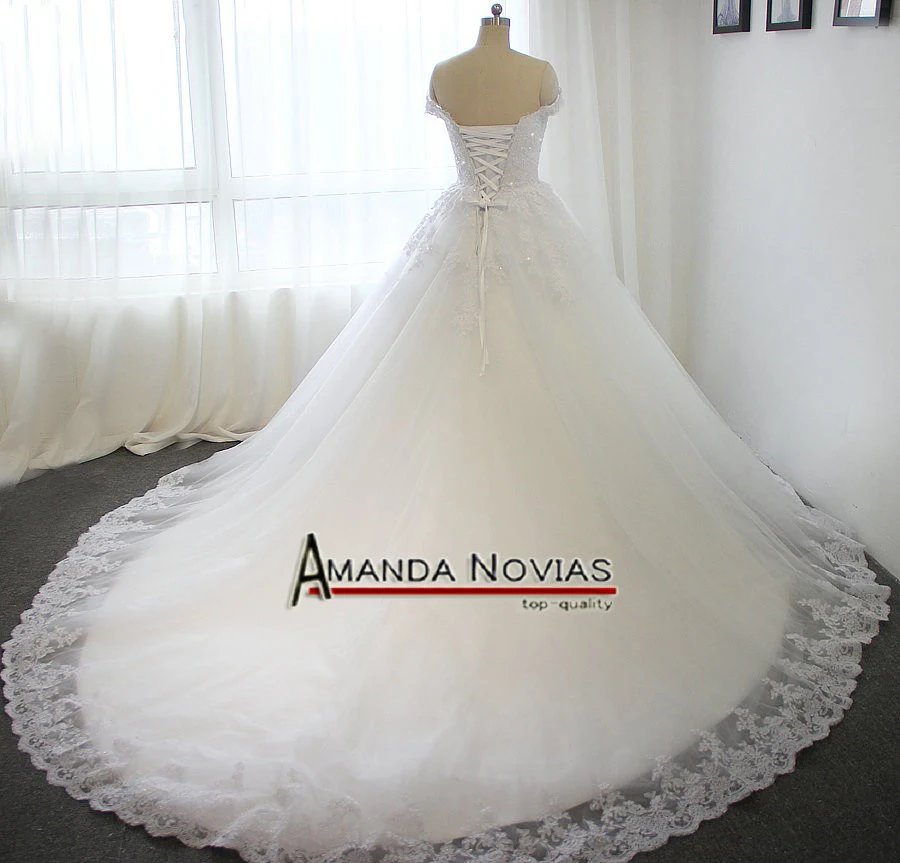 Новая модель 2022 свадебное платье с длинными рукавами и длинным шлейфом 100%