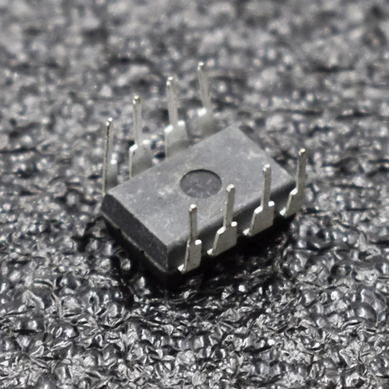 10 шт./лот TS555CN TS555 TS555IN DIP8 555 IC|Интегральные схемы| |
