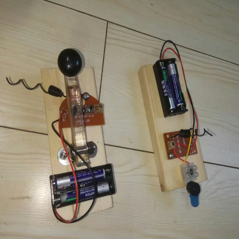 Радиопередатчик радиостанция с кодом Morse|Интегральные схемы| |