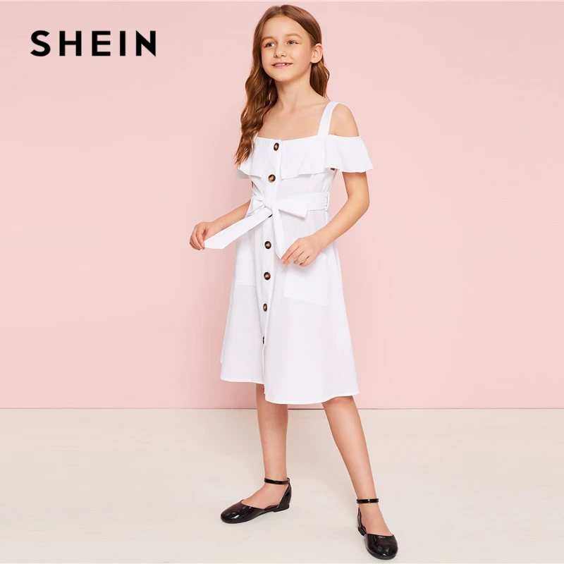 SHEIN детский белый с открытыми плечами и отделкой рюшами и поясом Рубашка Boho платье летние пуговицы спереди Высокая талия по колено милое платье