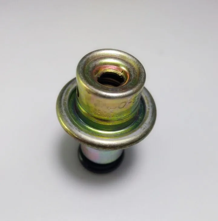 Fuel Pressure Regulator 23280-22010 for Toyota Solara Celica MR2 Corolla Camry Scion xA xB Matrix Echo 1998-2008 Replacement Part image 3