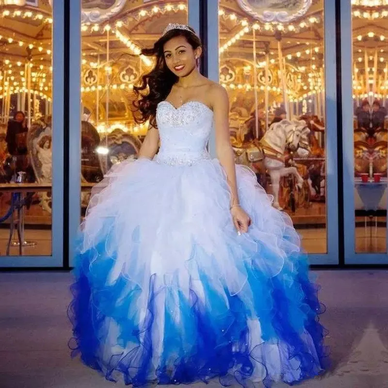 

С блестками и бисером без бретелек Quinceanera платья Довольно синий градиент каскадными оборками на шнуровке пышное платье Выпускной Пышное Ба...