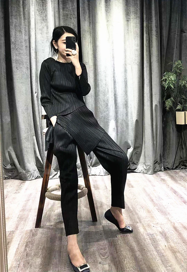 Miyake Fold понижающий возраст вестернизация Ранняя весна умный Двухсекционный французский миноритарный Женский костюм