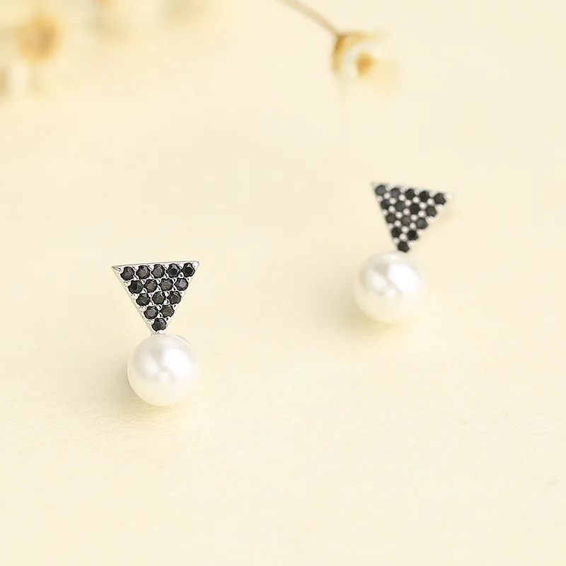 

Женские серьги-гвоздики из серебра 925 пробы, с жемчугом и черным Цирконом