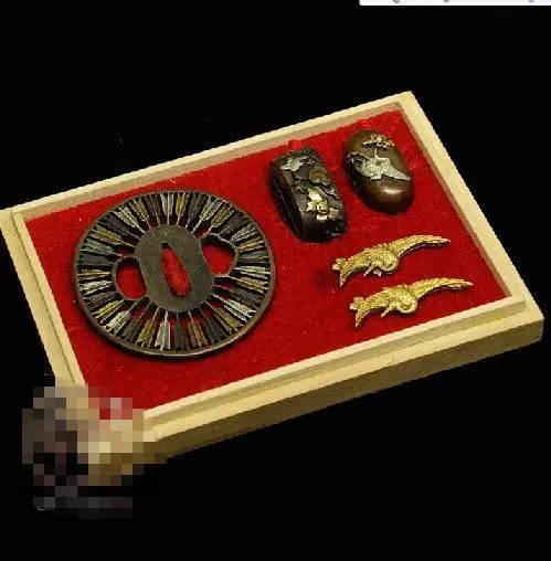

COPPER BIRDE FUCHI KASHIRA SET SAMURAI FITTINGS AND TSUBA