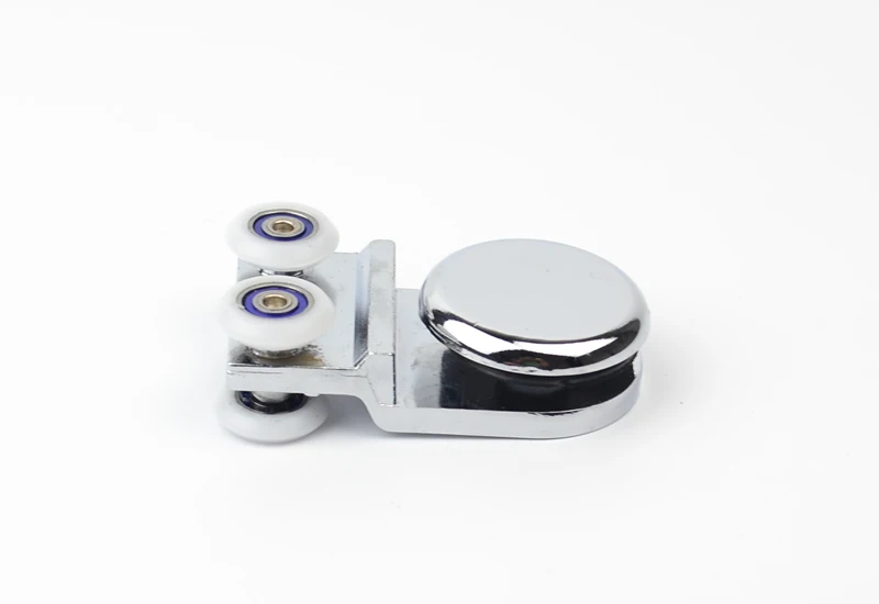 Душевая комната стеклянные раздвижные двери маленькие подвесные колеса и шкивы