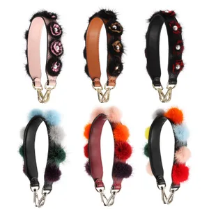 Женская сумка на ремне, с помпоном из натурального меха, на зиму