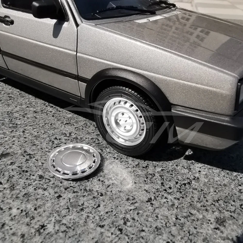 Модель литая автомобиля 1:18 для старого Джетта (серебристый/серый) + небольшой