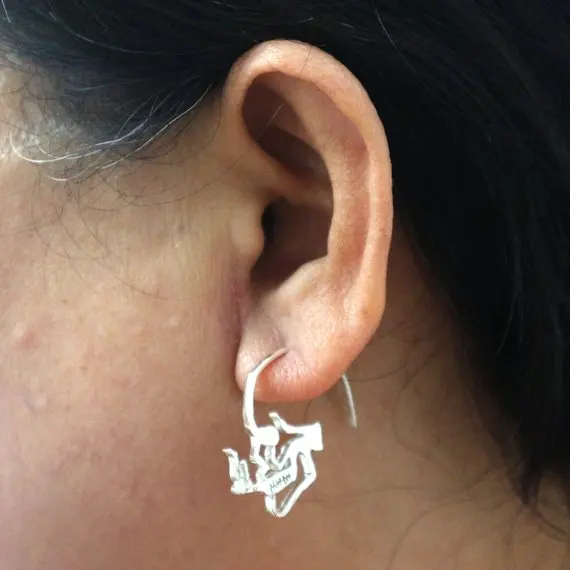 Чандлер серьги с черепом для женщин и мужчин большой крюк в минималистическом