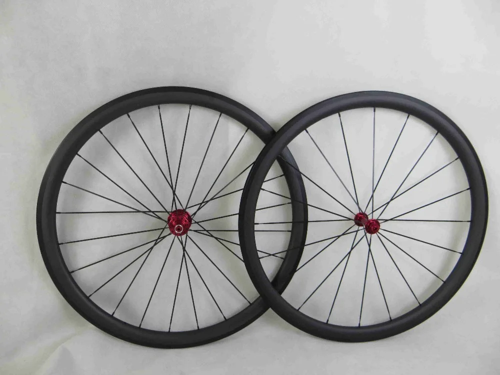 Углеродные дорожные колеса размер 30 мм ступица R36 ширина 25 карбоновый клинчер 700C