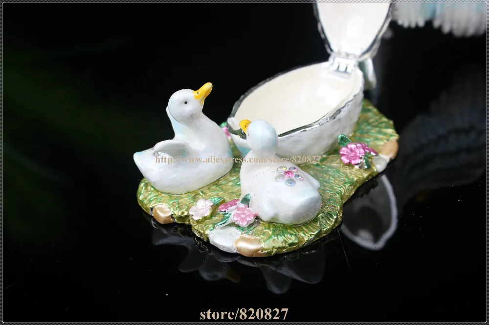 Creative Heavy Duty Pewter Crystal Enamel Swan Keepsake / Trinket Box Jewelry Box Swan Family Pewter Metal Figurine Trinket Box