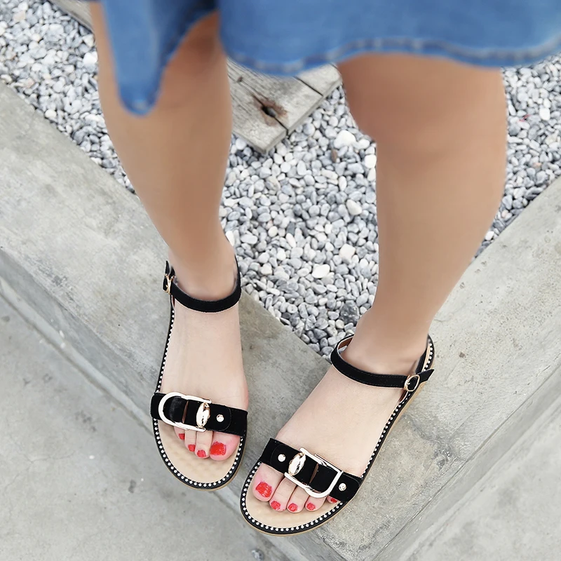 STQ/2019 летние женские босоножки Цвет черный золотой сандалии на плоской подошве