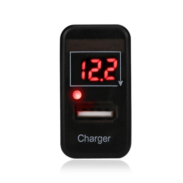Автомобильное зарядное устройство для телефона с USB портом и вольтметром