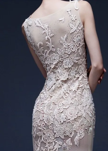 V-Neck Spaghetti Strap Button Lace Applique Mermaid Court Train Wedding Dresses 2015 Free Shipping | Свадьбы и торжества