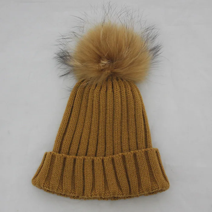 caramel Дизайн JS FUR: тёплая зимняя полушерстяная вязанная шапочка с помпоном того же цвета из натурального меха енота для мужчин и женщин - Цвет: caramel