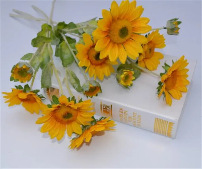 Искусственные Подсолнухи желтые маргаритки 3 головки/штука с зелеными листьями
