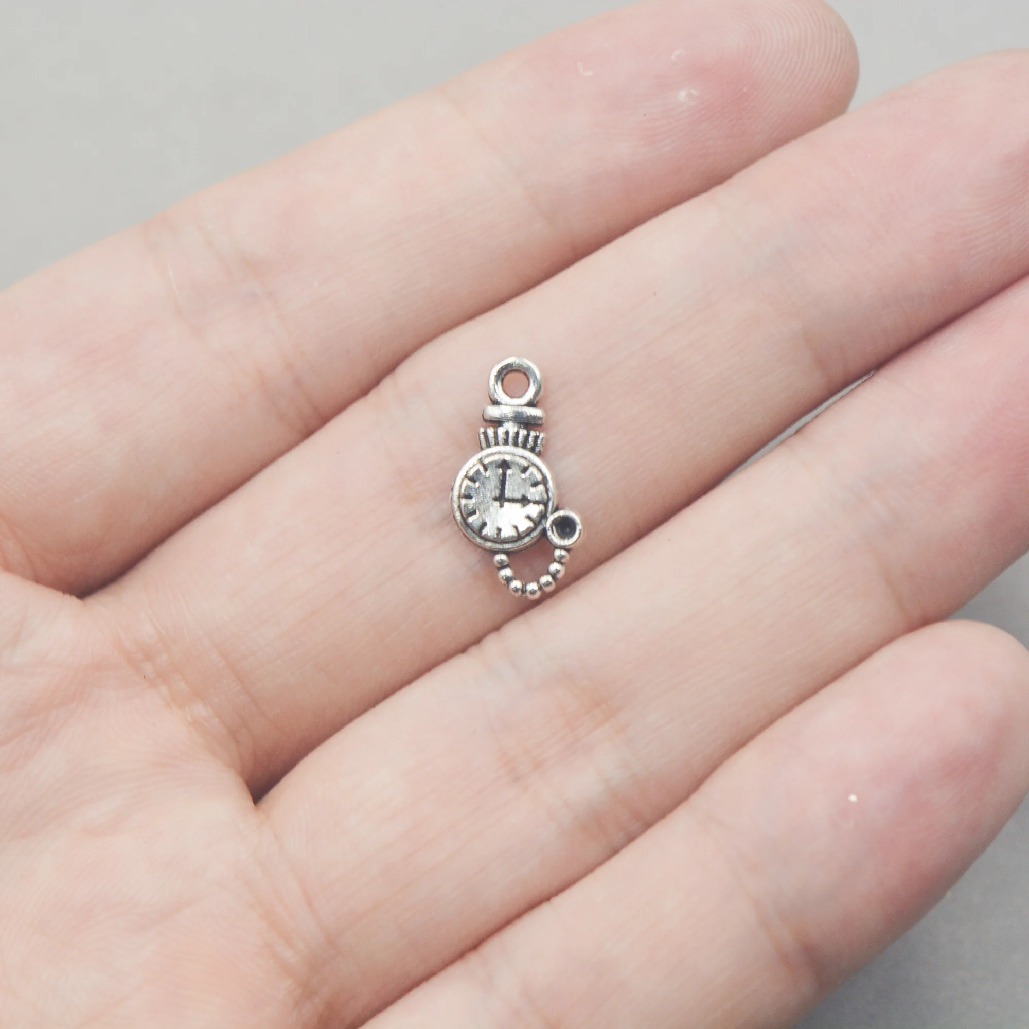 

40PCS Mini Pocket Watch Charms Steampunk Watches Antique Tibetan Silver Tone Clock Charm Jewelry Supplies 17x10mm