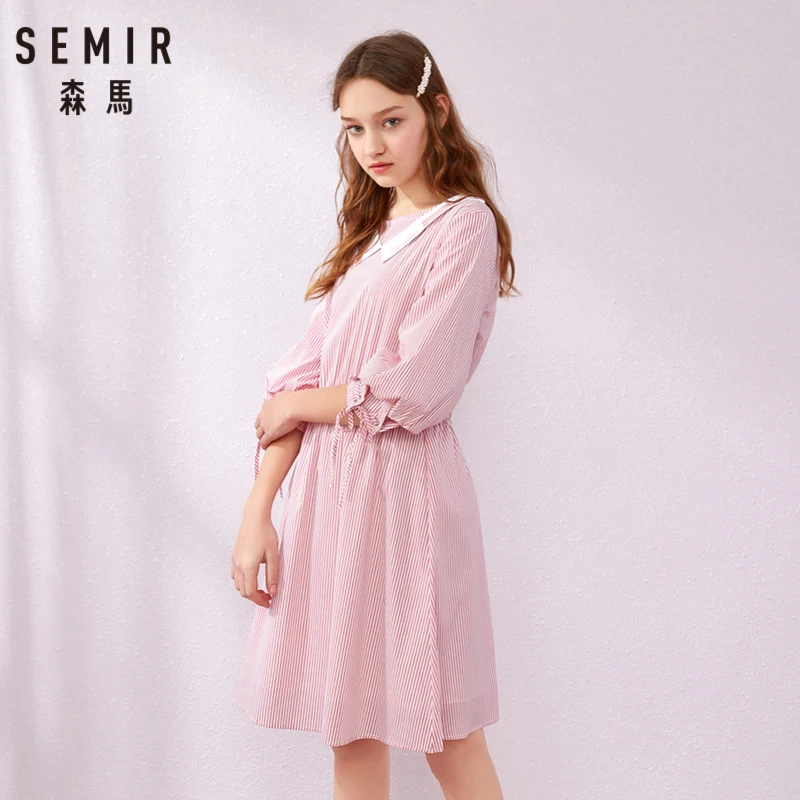 Женское платье в контрастную полоску SEMIR Полосатое с отворотами лентами и