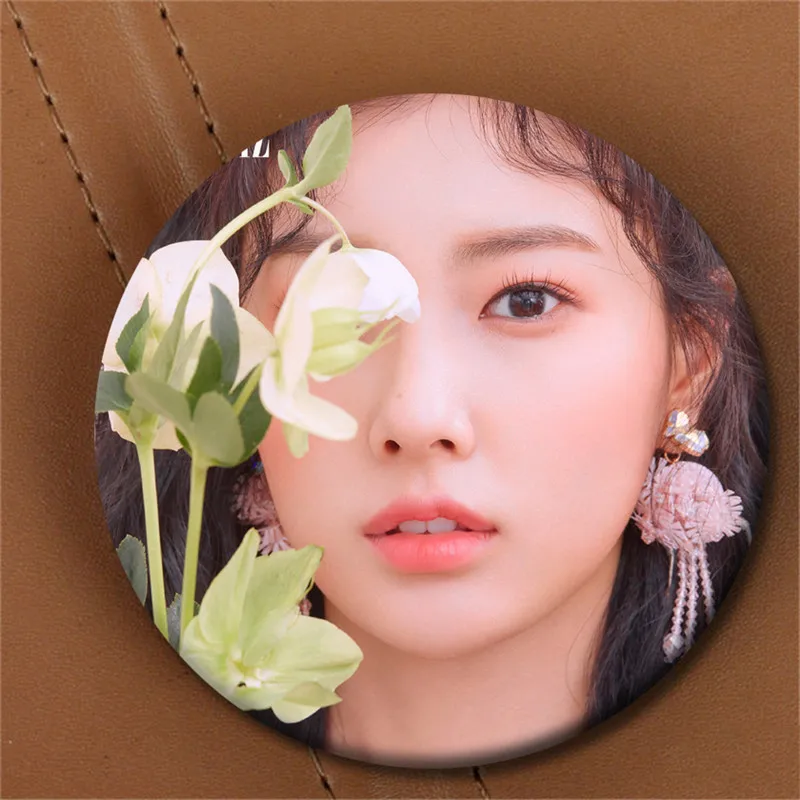 Youpop KPOP IZONE Броши 2-й Мини альбом HEARTIZ официальное фото из* одно сердце* из булавка значок для одежды шляпы рюкзак корсажи - Окраска металла: XZ1889