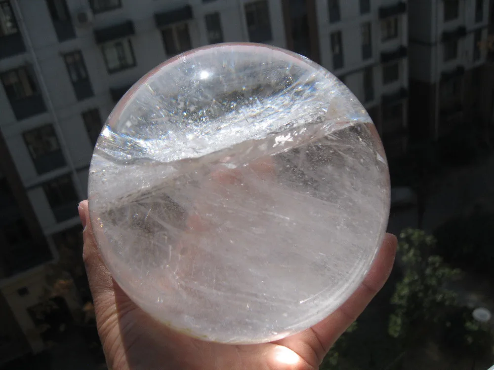 

ddh001124 NATURAL CLEAR QUARTZ CRYSTAL SPHERE BALL HEALING