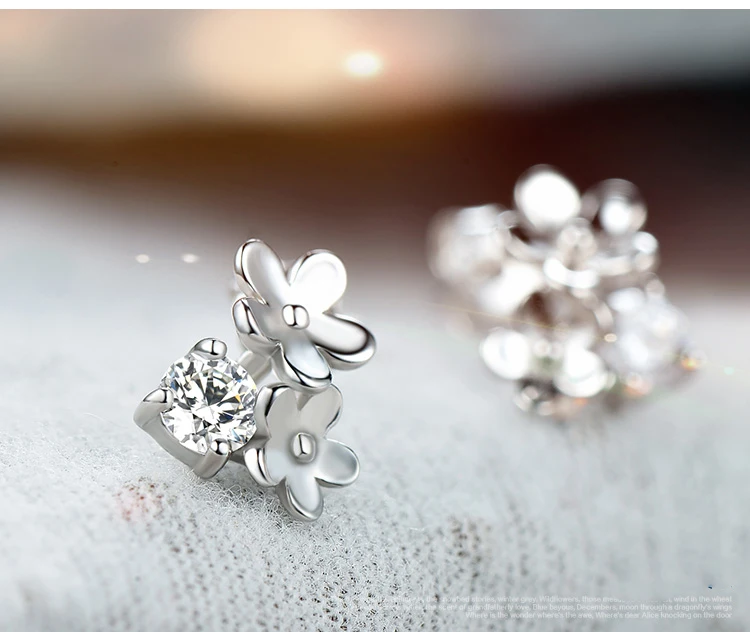 Модные женские серьги гвоздики серебристого цвета с кристаллами и двойным