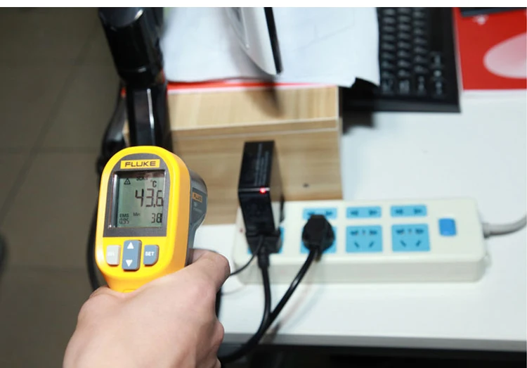 Водонепроницаемый инфракрасный термометр FLuke MT4 MAX IP40-30-350 ℃(-22~ 752℉) с сигнализацией высоких/низких температур