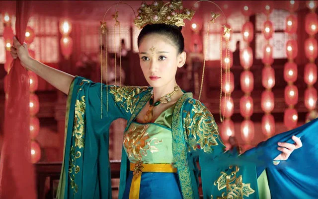 ТВ игра Xiao'AoJiangHu улыбающаяся гордая странница актриса Чэнь QiaoEn синий