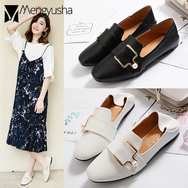 Из мягкой кожи украшенные бусиной с пряжкой Туфли мокасины Женская обувь tow